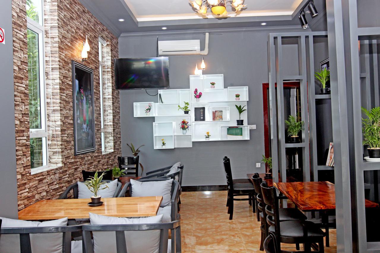 Jasmine Hotel& Sky Bar Battambang Exterior photo